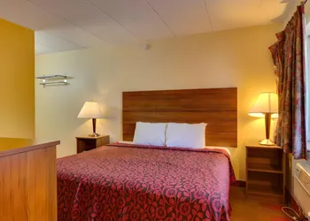 I-80 Inn & Suites hotel thumbnail 5