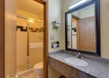 I-80 Inn & Suites hotel thumbnail 7