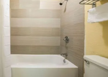 Quality Inn Eastland I-20 hotel thumbnail 5