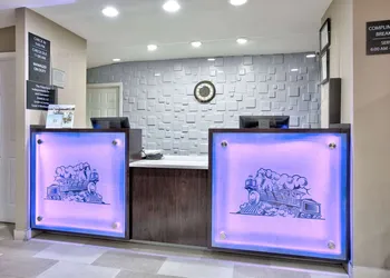 Super 8 by Wyndham Palestine hotel thumbnail 4