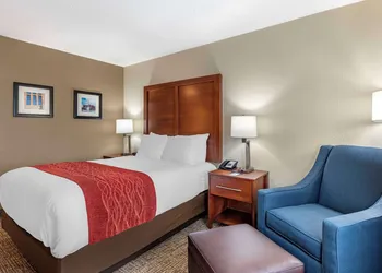 Comfort Inn & Suites Middletown - Franklin hotel thumbnail 5