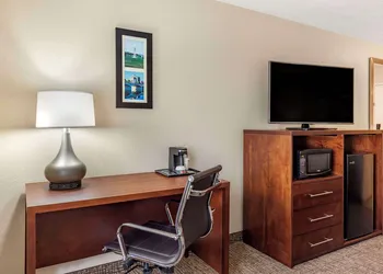 Comfort Inn & Suites Middletown - Franklin hotel thumbnail 6