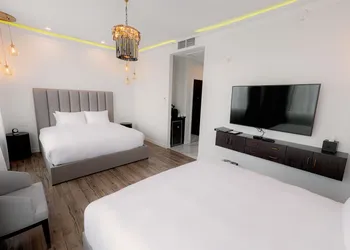 Mount Alverno Luxury Resorts hotel thumbnail 7