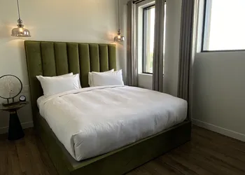 Mount Alverno Luxury Resorts hotel thumbnail 8