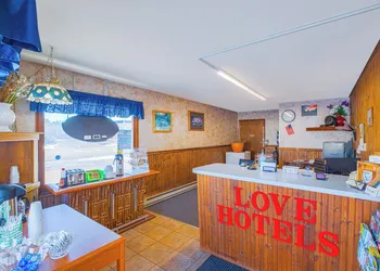 Love Hotels Tomahawk by OYO at Lake Mohawksin WI hotel thumbnail 2