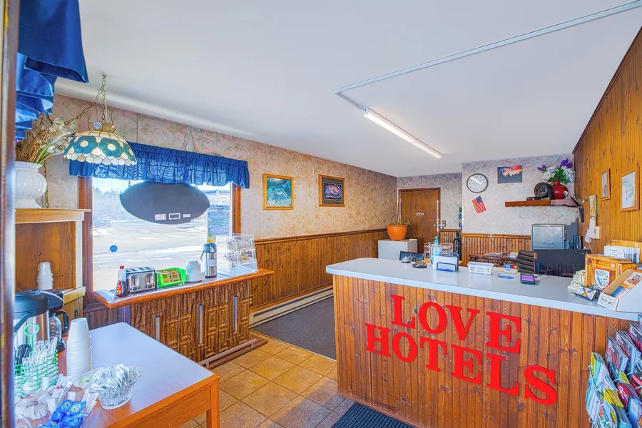 Love Hotels Tomahawk by OYO at Lake Mohawksin WI hotel detail image 2