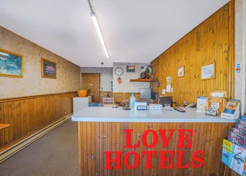 Love Hotels Tomahawk by OYO at Lake Mohawksin WI hotel thumbnail 3