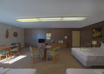 Love Hotels Tomahawk by OYO at Lake Mohawksin WI hotel thumbnail 8