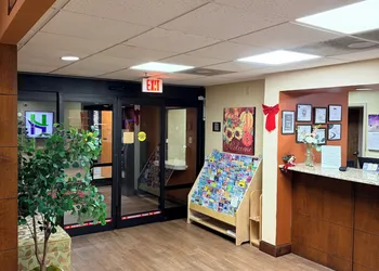 HomeTown Inn & Suites hotel thumbnail 7