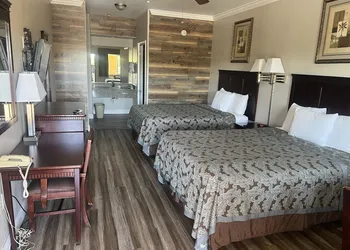Rodeo Lodge hotel thumbnail 4