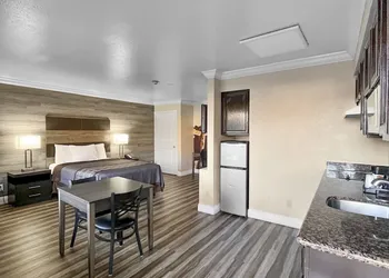 Rodeo Lodge hotel thumbnail 6