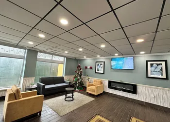 Finger Lakes Inn & Suites hotel thumbnail 2