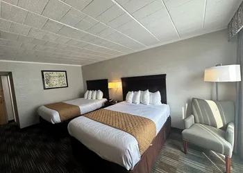 Finger Lakes Inn & Suites hotel thumbnail 8