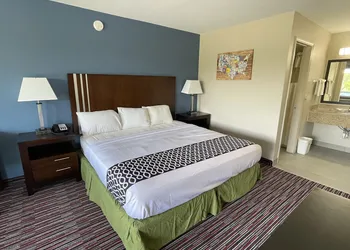 Econo Lodge Inn & Suites Enid South hotel thumbnail 7