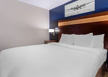 Avion Inn Near LGA Airport, an Ascend Collection Hotel hotel thumbnail 5