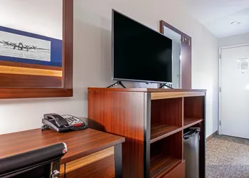 Avion Inn Near LGA Airport, an Ascend Collection Hotel hotel thumbnail 6