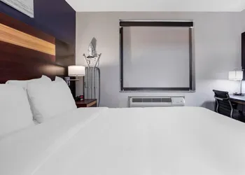 Avion Inn Near LGA Airport, an Ascend Collection Hotel hotel thumbnail 7