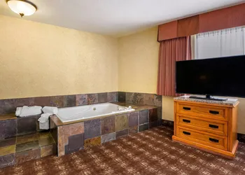 Kathryn Riverfront Inn, an Ascend Collection Hotel hotel thumbnail 6
