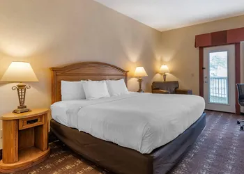 Kathryn Riverfront Inn, an Ascend Collection Hotel hotel thumbnail 8