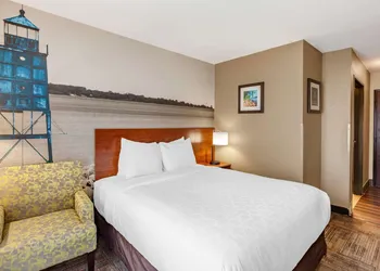 Clarion Pointe Racine - Mount Pleasant hotel thumbnail 8
