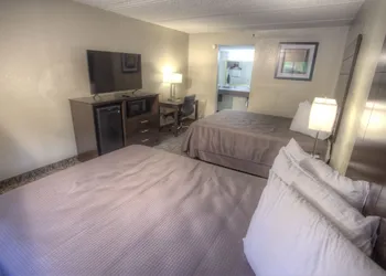 Econo Lodge Helen hotel thumbnail 7