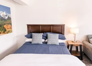 Alaska Frontier Inn hotel thumbnail 3