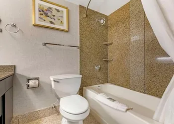 Comfort Inn Brooklyn Center hotel thumbnail 6