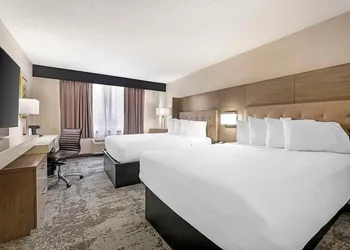 Comfort Inn Brooklyn Center hotel thumbnail 7