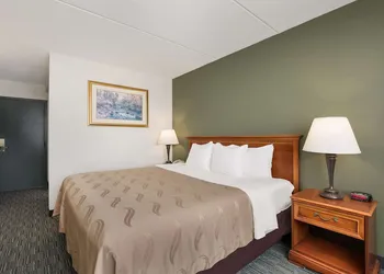 Quality Inn Joliet hotel thumbnail 8