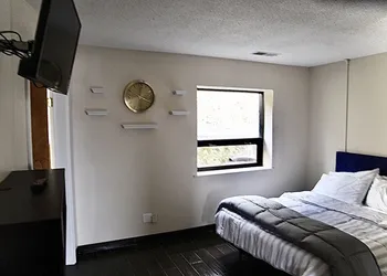 Pine Mountain Inn hotel thumbnail 2