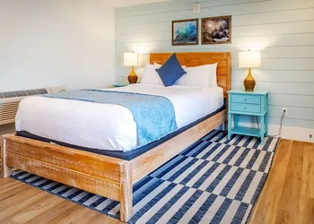 Surf House hotel thumbnail 7