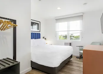 Grove Hotel hotel thumbnail 2