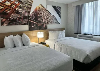 Days Inn by Wyndham Brooklyn / Eastern Parkway hotel thumbnail 3