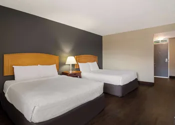 Canadas Best Value Inn & Suites Kamloops hotel thumbnail 6