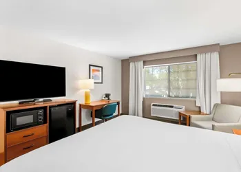Comfort Inn & Suites Susanville hotel thumbnail 8