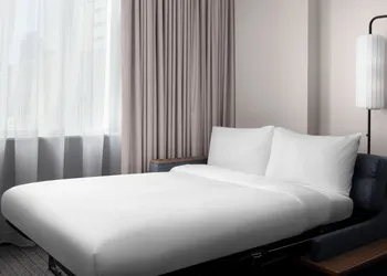 Courtyard By Marriott Calgary Downtown hotel thumbnail 7