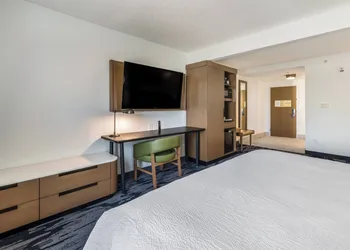 Fairfield Inn & Suites by Marriott Greensboro Coliseum Area hotel thumbnail 6