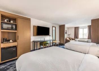 Fairfield Inn & Suites by Marriott Greensboro Coliseum Area hotel thumbnail 7