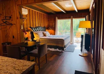 Riverfront Lodging hotel thumbnail 2