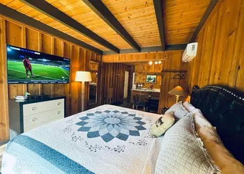 Riverfront Lodging hotel thumbnail 3
