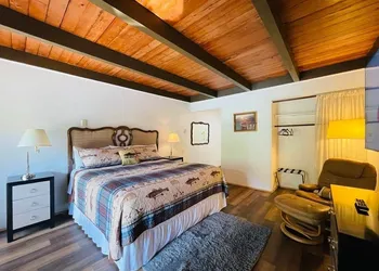 Riverfront Lodging hotel thumbnail 8