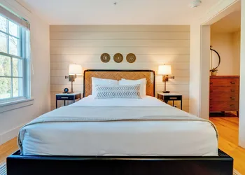 The Franklin Hotel Martha's Vineyard hotel thumbnail 7