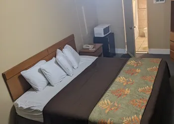 Rainbow Motel hotel thumbnail 2