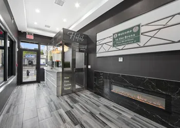 Hotel 365 Bronx hotel thumbnail 2