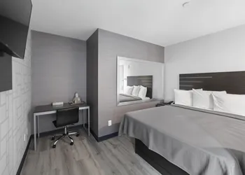 Hotel 365 Bronx hotel thumbnail 4