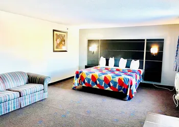 Coratel Inn & Suites By Jasper Northfield hotel thumbnail 4