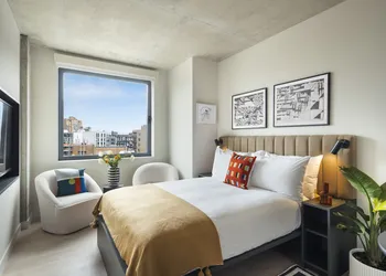 Penny Williamsburg hotel thumbnail 3