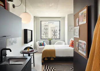 Penny Williamsburg hotel thumbnail 4