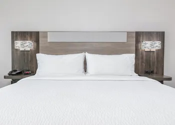 Holiday Inn Express & Suites Dallas – Plano North by IHG hotel thumbnail 6