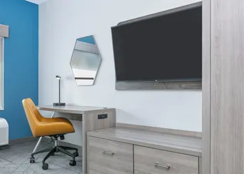 Holiday Inn Express & Suites Dallas – Plano North by IHG hotel thumbnail 8